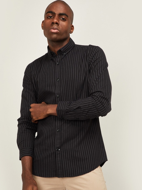 

UCLA Men Black Slim Fit Striped Casual Shirt