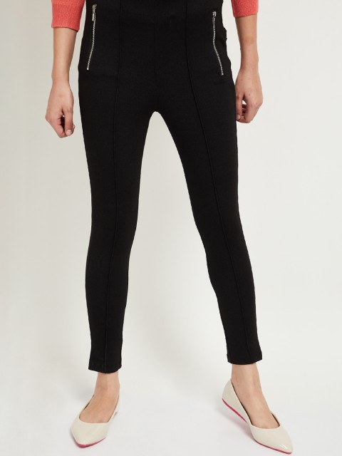 

max Women Black Solid Treggings