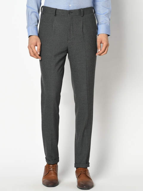 

Blackberrys Men Grey Textured Arise Loose Fit Pleated 4 Way Stretch Formal Trousers
