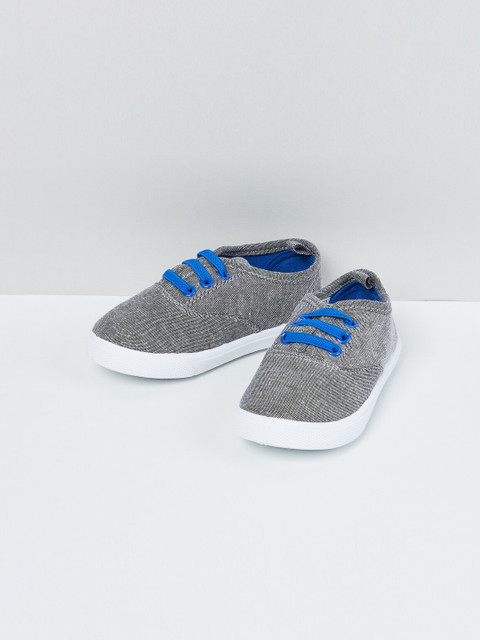 

max Boys Grey Sneakers