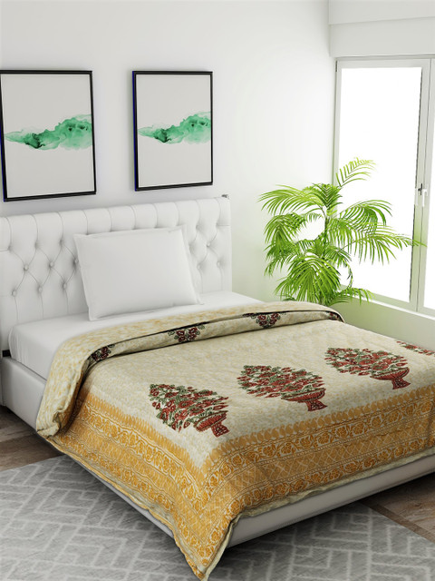 

Salona Bichona Beige & Yellow Ethnic Motifs Mild Winter 120 GSM Single Bed Quilt