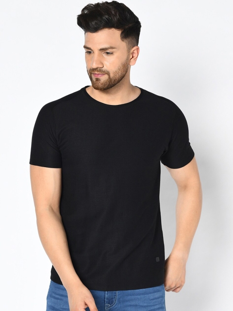 

Blackberrys Men Black Solid Round Neck T-shirt