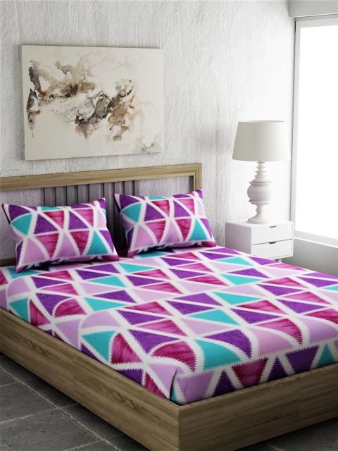 

EverHOME White & Pink Geometric 210 TC Cotton 1 Queen Bedsheet with 2 Pillow Covers