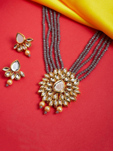

GloBox By ZeroKaata Gold-Plated Grey & White Kundan-Studded Beaded Handcrafted Jewellery Set