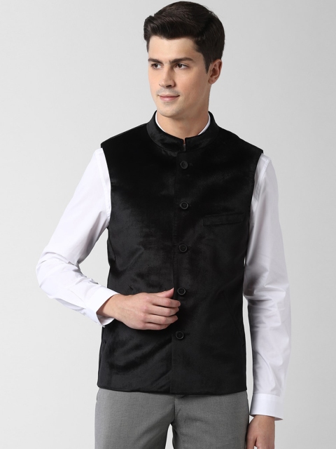 

Peter England Men Black Solid Waistcoat
