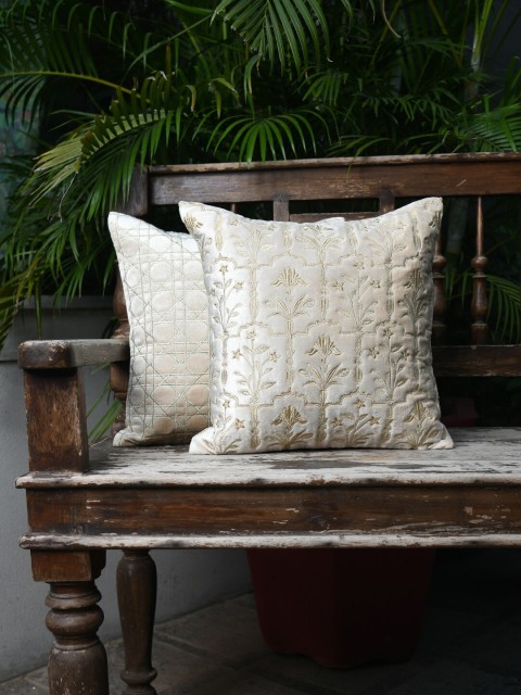 

AMOROSA Off-White & Gold-Toned Set of 2 Embroidered Square Cushion Covers