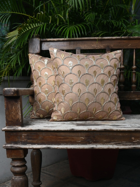 

AMOROSA Set Of 2 Taupe & Gold-Toned Embroidered Square Cushion Covers