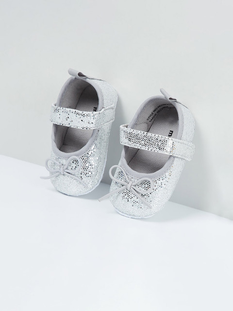 

max Girls Grey Woven Design Ballerinas