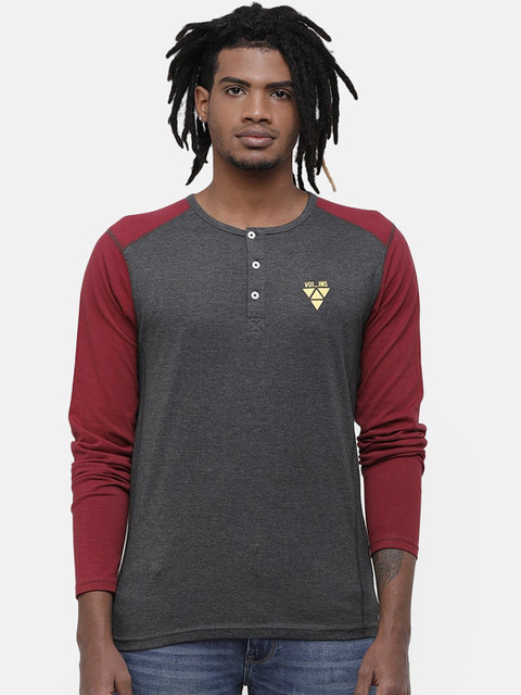 

Voi Jeans Men Grey Solid Henley Neck Cotton T-shirt