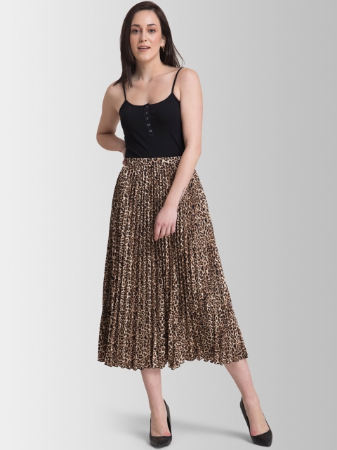 

FableStreet Women Black & Beige Solid T-shirt with Skirt