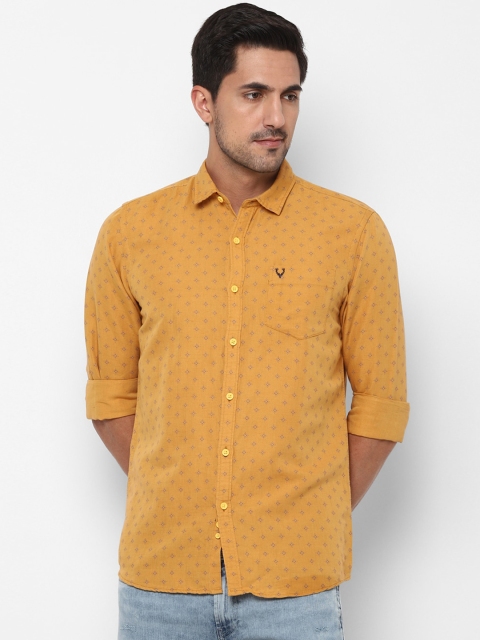 

Solly Jeans Co. Men Mustard Yellow & Red Regular Fit Printed Casual Shirt