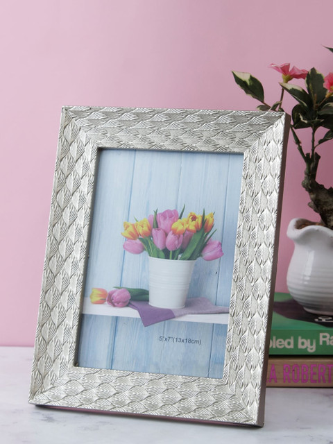 

A Vintage Affair- Home Decor Silver-Toned Textured Table-Top Photo Frame