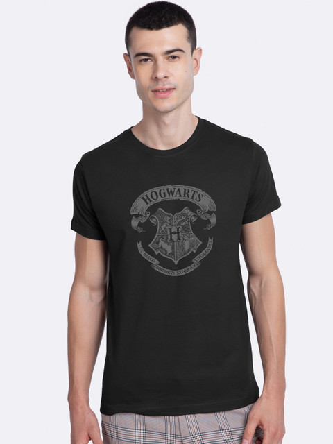 

Bewakoof Men Black Hogwarts Crest Printed Round Neck Cotton T-shirt