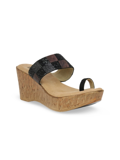 

Inc 5 Women Black Textured Wedges