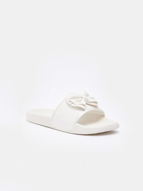 

shoexpress Girls White Solid Open Toe Flats