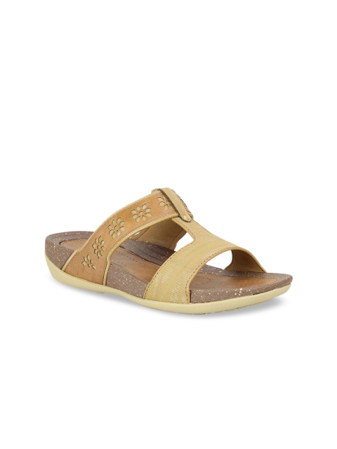 

Inc 5 Women Beige Textured Comfort Heels
