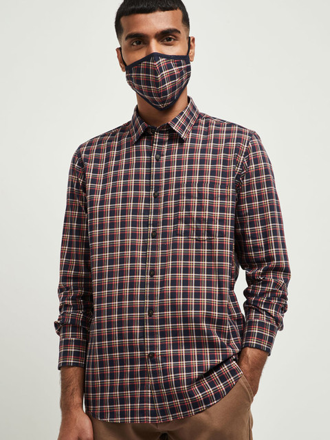 

max Men Black & Orange Regular Fit Checked Casual Shirt