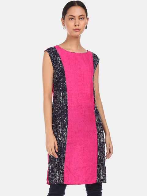 

Karigari Women Fuchsia Geometric Colourblocked Sequins Kurta