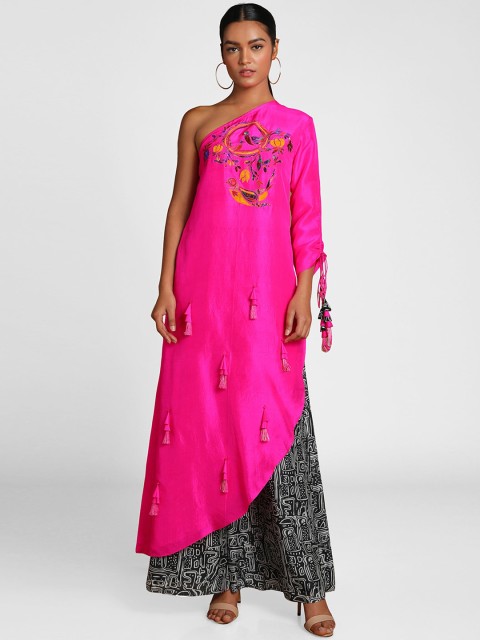 

Masaba Women Pink & Black Self Design Kurta with Palazzos