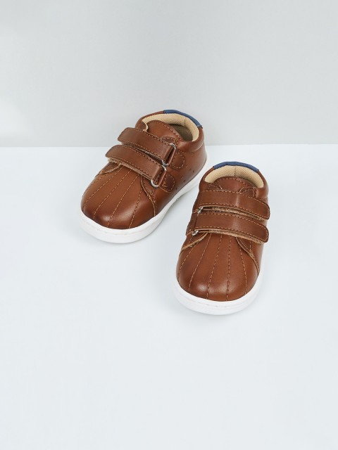 

Max Boys Tan Brown Slip On Sneakers