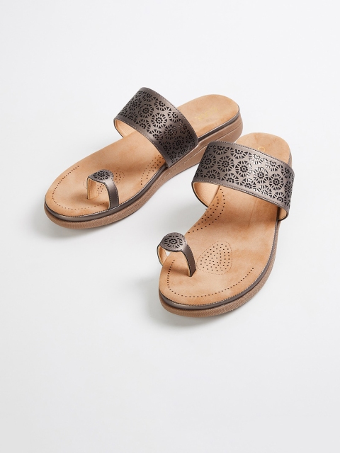 

CODE by Lifestyle Women Grey Textured PU One Toe Flats