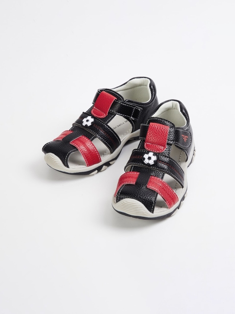 

Fame Forever by Lifestyle Boys Red & Black Fisherman Sandals