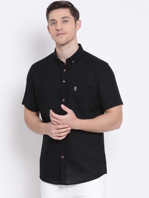 

Red Tape Men Black Regular Fit Solid Casual Shirt