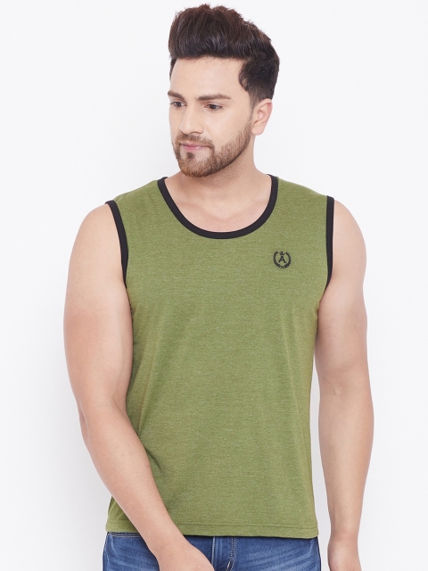 

Adobe Men Green Solid Round Neck Sleeveless T-shirt