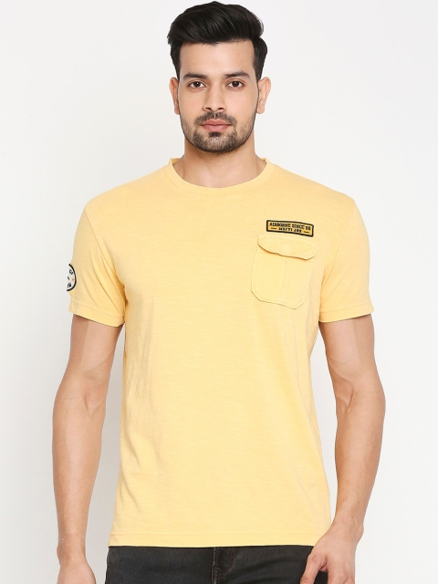 

Mufti Men Mustard Solid Round Neck T-shirt