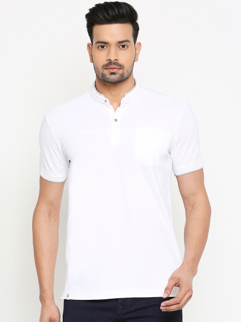 

Mufti Men White Solid Henley Neck T-shirt