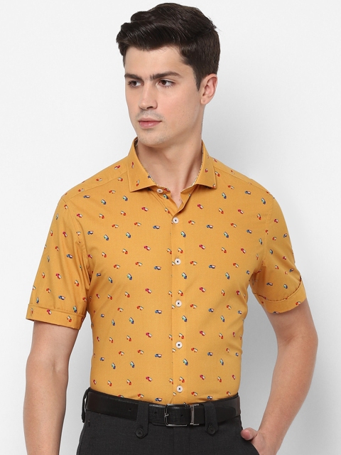 

SIMON CARTER LONDON Men Yellow Slim Fit Printed Casual Shirt