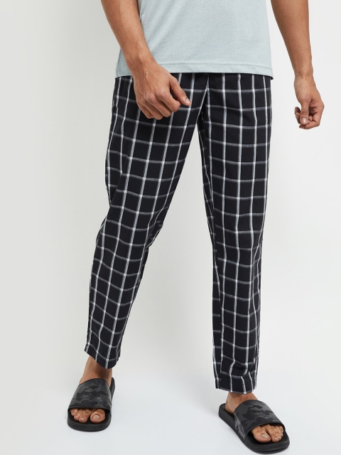 

max Men Black & White Checked Pyjamas