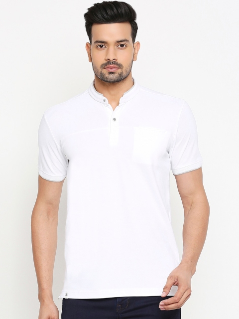 

Mufti Men White Solid Henley Neck T-shirt