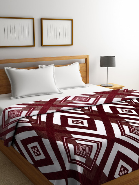 

NEUDIS Burgundy & White Geometric AC Room 230 GSM Double Bed Blanket