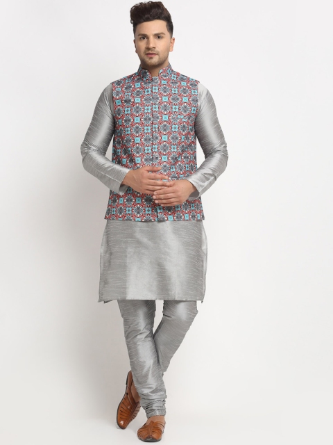 

Benstoke Men Silver-Toned Solid Kurta with Pyjamas