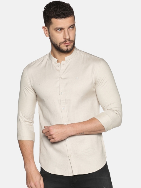 

SHOWOFF Men Off-White Slim Fit Solid Casual Shirt