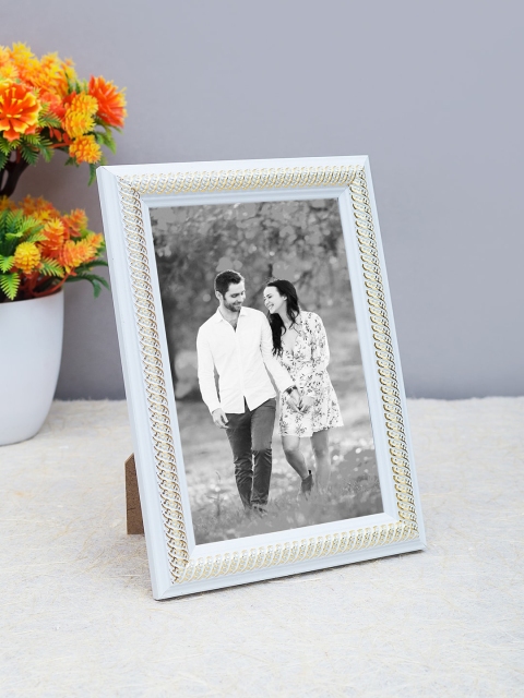

Golden Peacock White & Gold-Toned Textured Table-Top Photo Frame