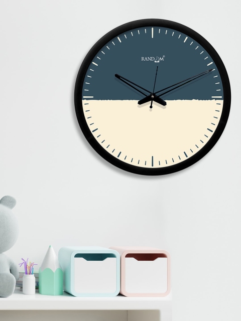 

RANDOM Teal & Cream-Coloured Round Colourblocked 30.4 cm Analogue Wall Clock