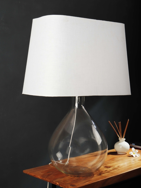 

Grated Ginger White Solid Contemporary Table Lamp with Shade