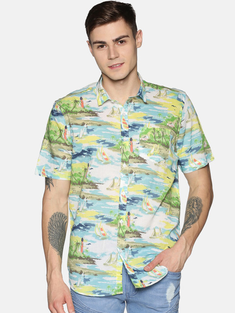 

Tusok Men Green Regular Fit Tropical Printed Casual Shirt