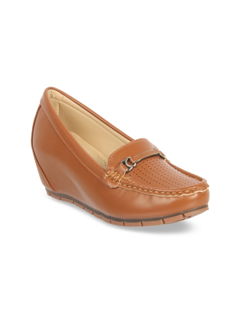

Flat n Heels Women Tan Brown Solid Pumps