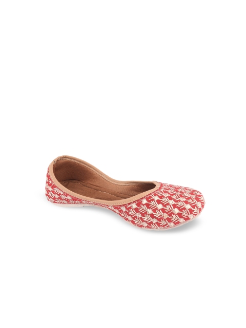 

DESI COLOUR Girls Red Woven Design Mojaris