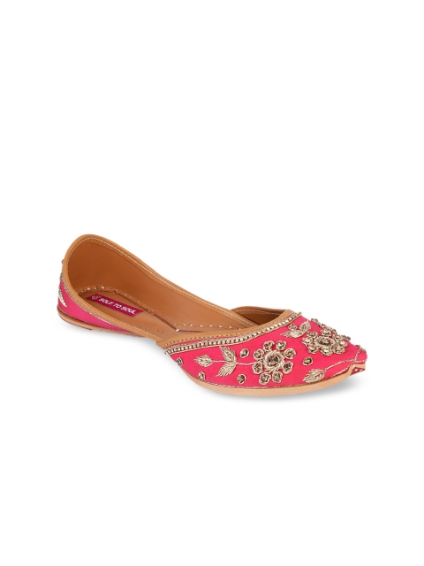 

Sole To Soul Women Pink Embellished Leather Mojaris
