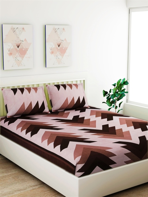 

Salona Bichona Peach-Coloured & Brown Geometric 120 TC Cotton 1 Queen Bedsheet with 2 Pillow Covers