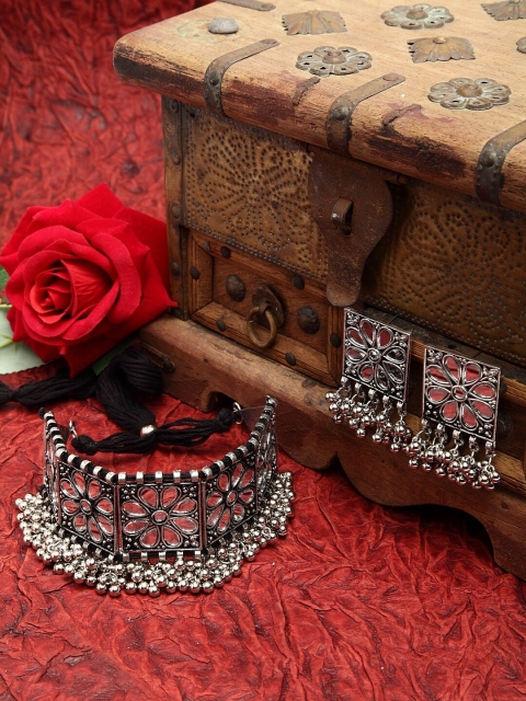 

Moedbuille Mirrors & Beads Studded Oxidised Silver Plated Handcrafted Temple Jewelry Set