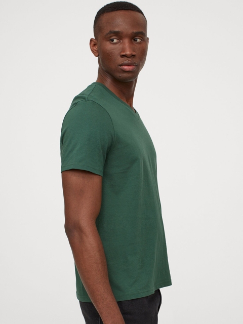 

H&M Men Green Solid V-Neck T-shirt Regular Fit