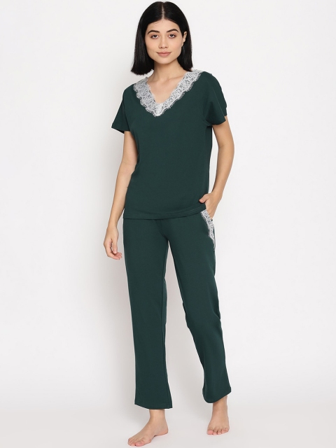 

COASTLAND Women Green & White Solid Night suit
