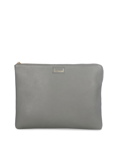 

Justanned Men Grey Textured Leather Laptop Sleeve