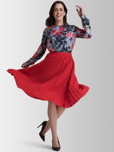

FableStreet Women Grey & Red Printed Top with Skirt