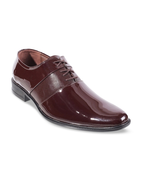 

Mochi Men Maroon Textured Leather Formal Oxfords